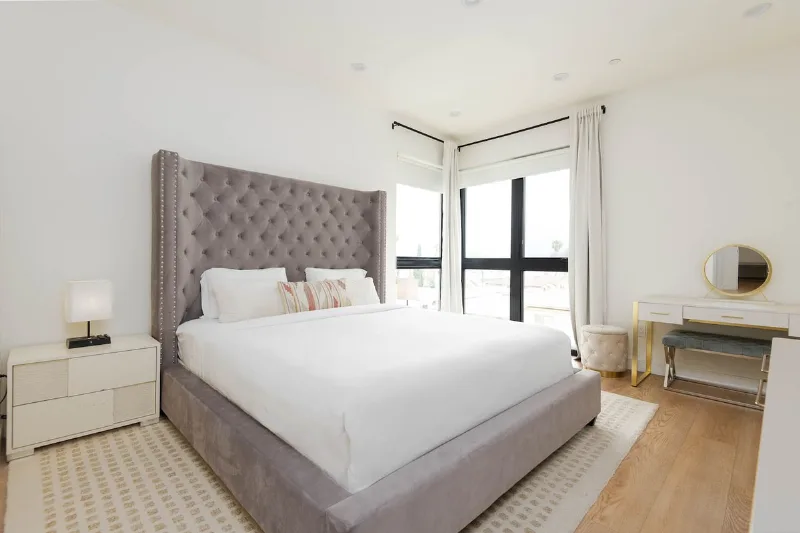 -401 Milford St · Luxury City 3BR 3BA + Mountain View With Balco