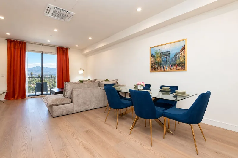 Stylish 2BR/2BA in Glendale with Free Parking!