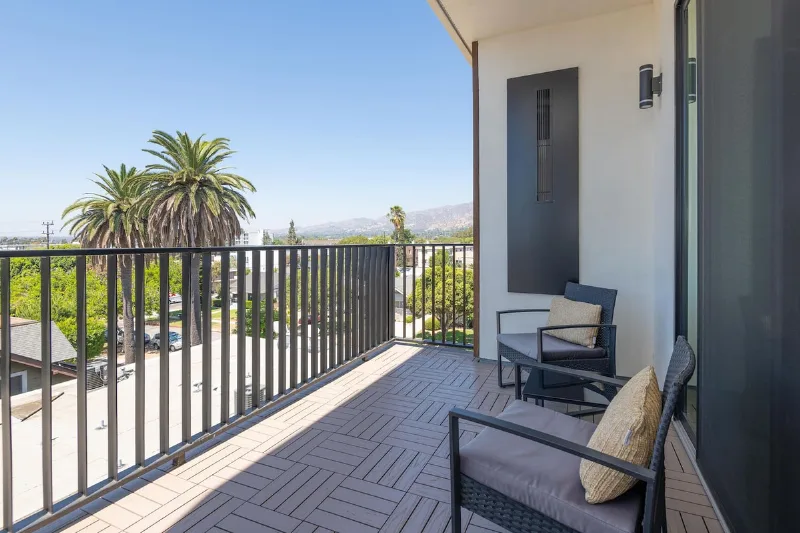 -407- Milford  · Stylish 2BR/2BA  in Glendale with Free Parking!
